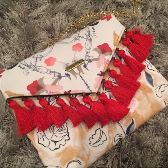 Edgy clutch
